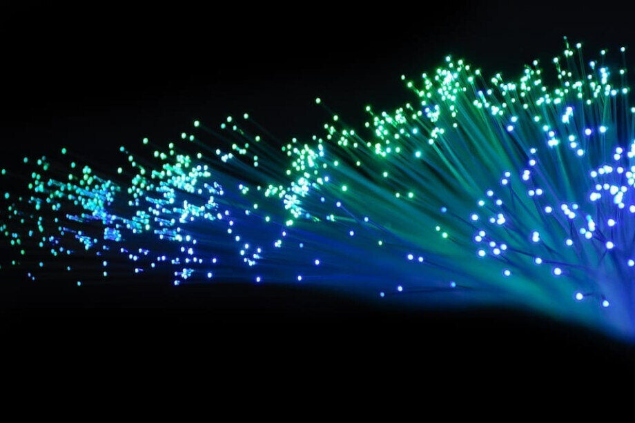 DSTNY Acquiert un Accès à la Fibre Optique de Proximus